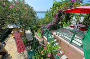 Villa MT